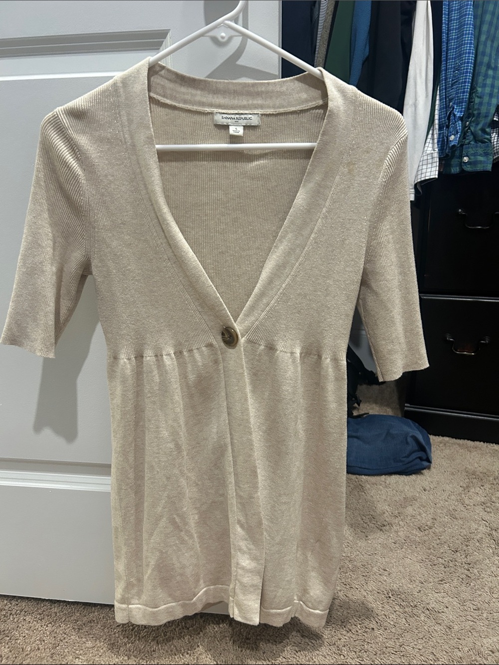 Banana Republic Cream V-Neck Short Sleeve Knit Cardigan